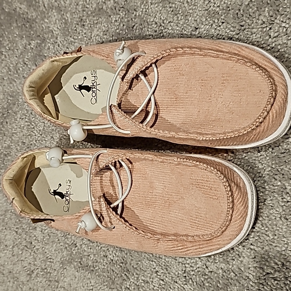 Near New Size 7 Corkys Shoes
